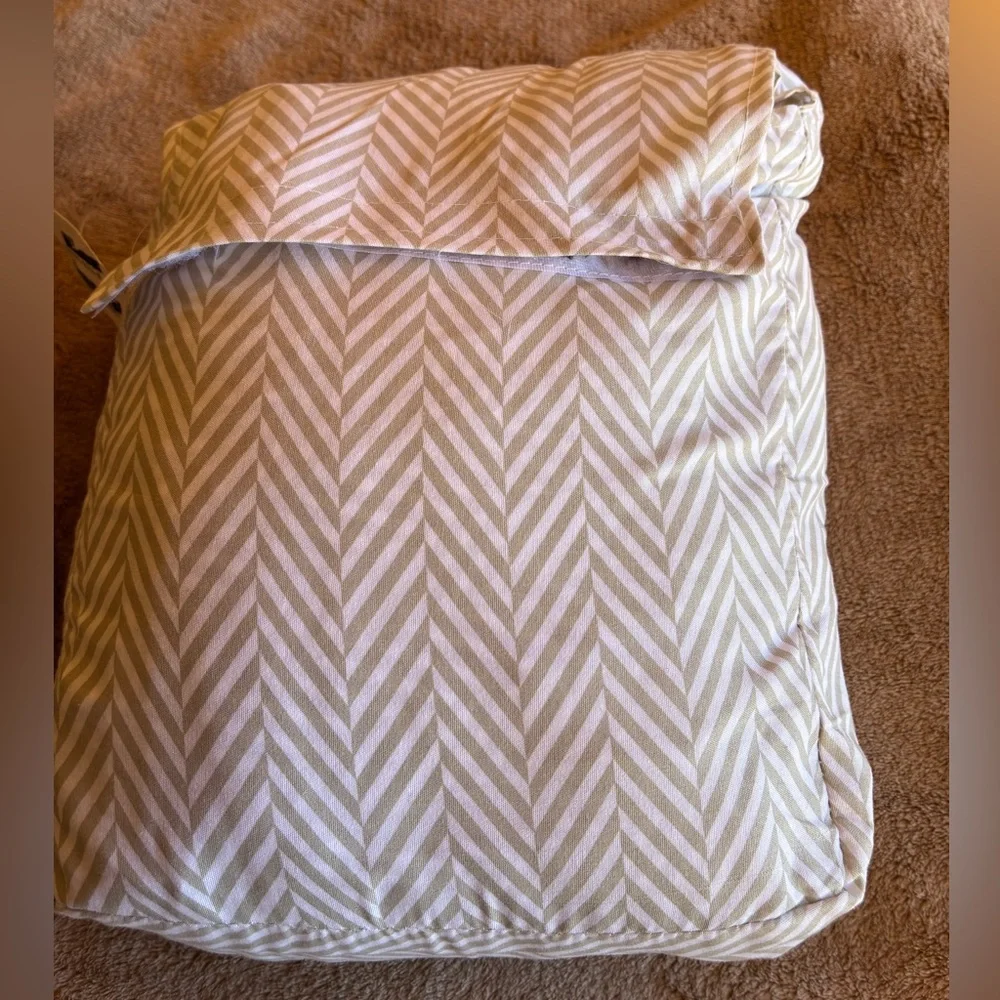 NWT Home Spun Chevron Patterned Beige & White Twin Duvet Bedding Set